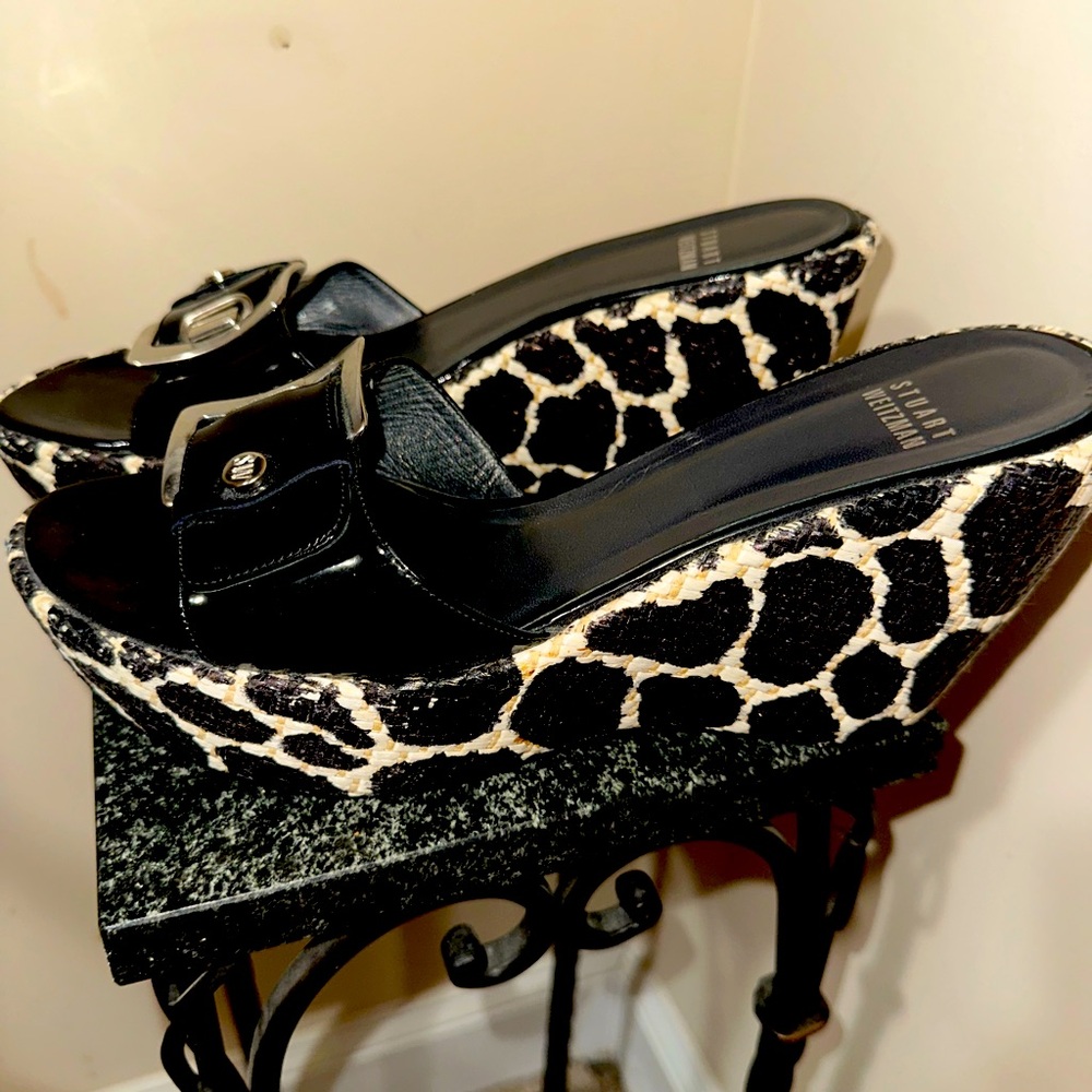Stuart Weitzman clipper giraffe print wedge slides sandals